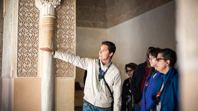 alhambra and nasrid palaces guided tour