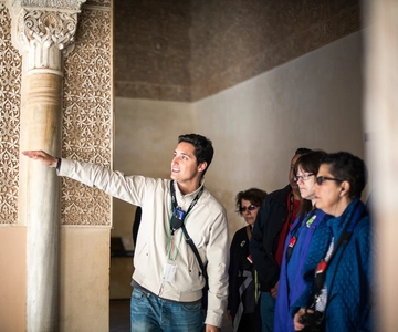 Alhambra and Nasrid Palaces Small Guided Tour