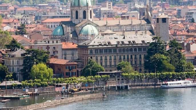 como semiprivate walking food tour