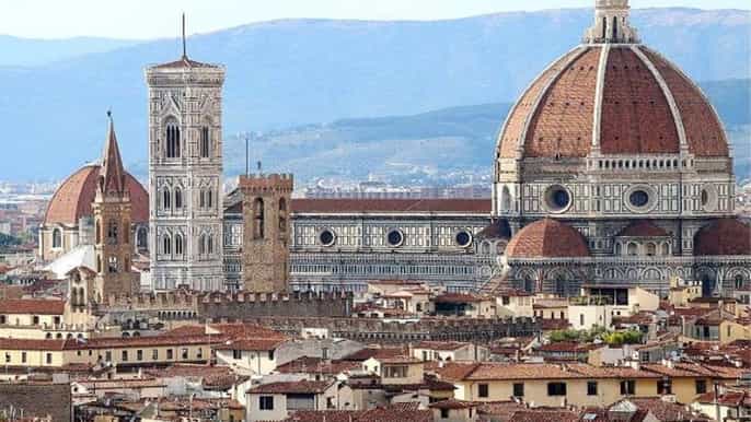 a sweet walking tour in florence from rome