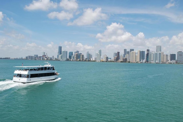 Miami: Everglades Park, Bus Tour, & Yacht Tour