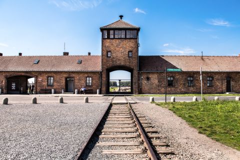 Auschwitz-Birkenau og Wieliczka saltgruve: Dagstur med lunsj
