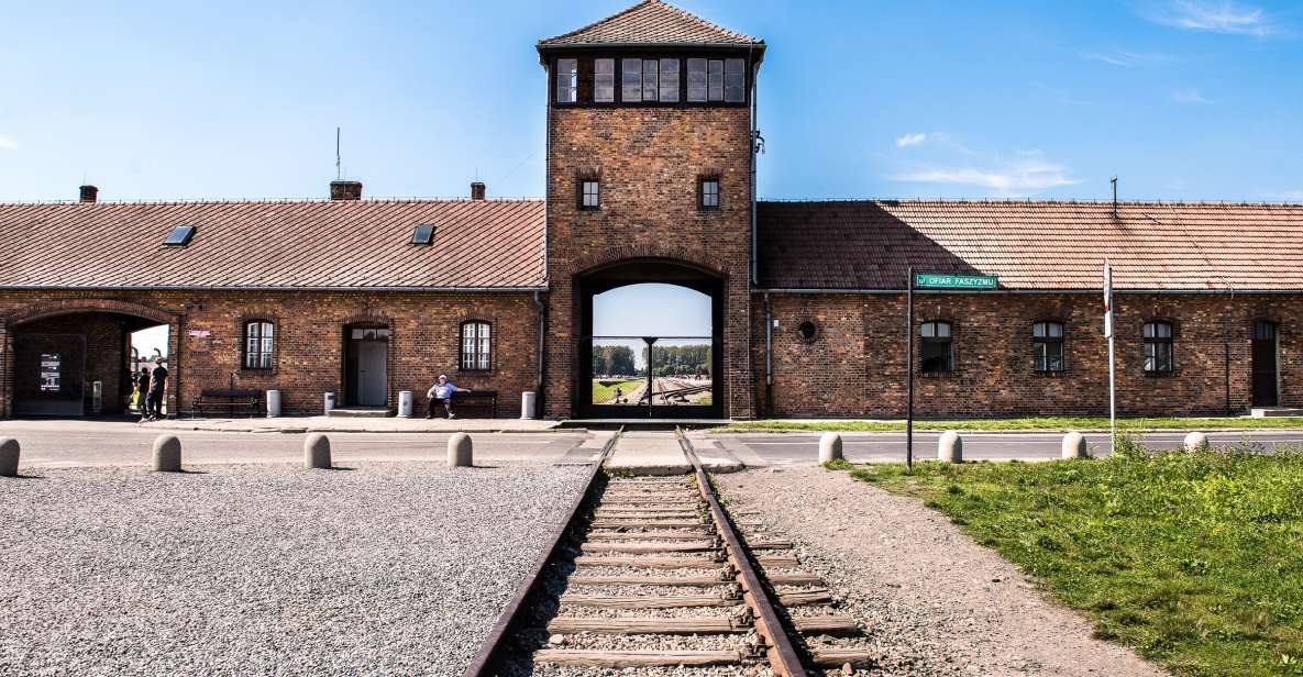 Auschwitz-Birkenau & Wieliczka Salt Mine: Day Tour & Lunch