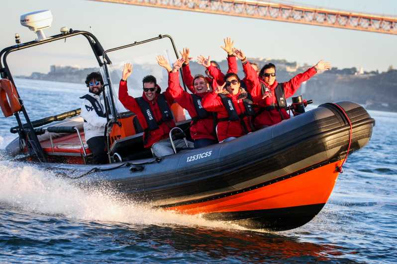 Lisbon: Sunset Speedboat Tour with Complimentary Drink