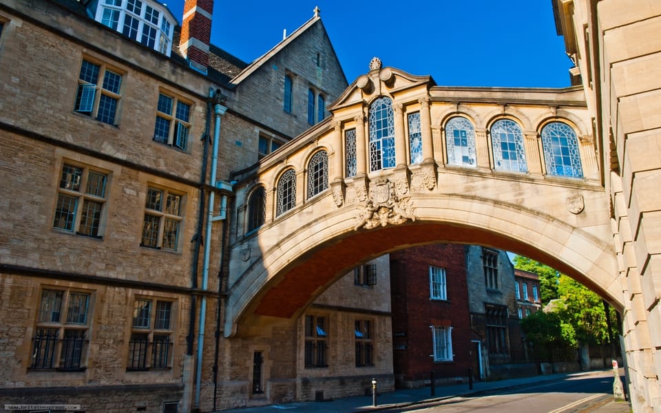 How to plan a walking tour through literary Oxford