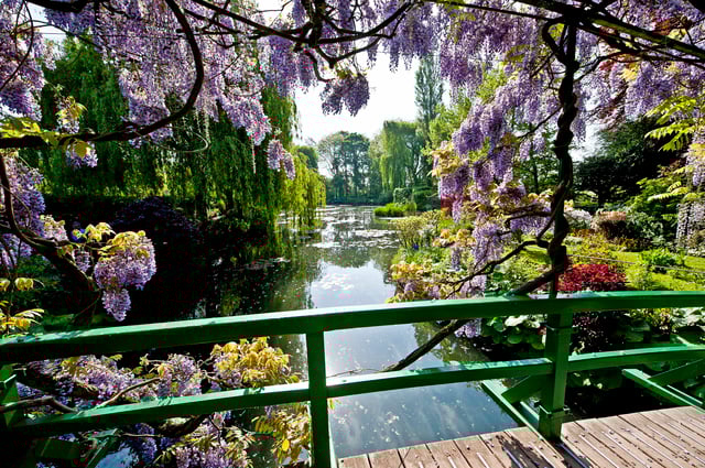 From Paris: Private Day Trip to Giverny and Auvers sur Oise