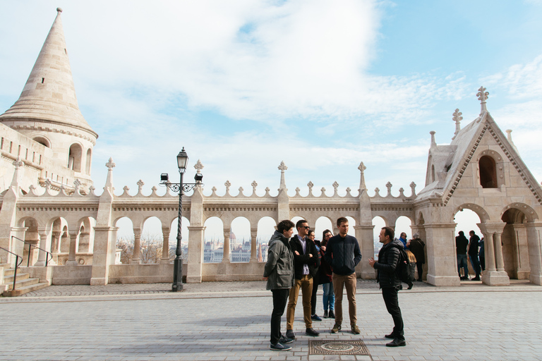 Budapest: tour a piedi del quartiere del Castello di Buda con uno storicoTour in inglese