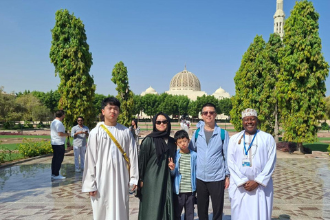 Muscat: City Highlights Tour with Grand Mosque & Souq Shared