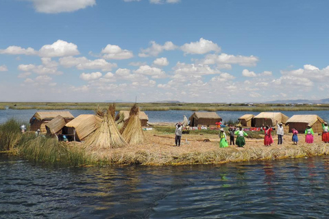 Puno - Uros - Taquile Tour de día completo