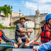 Rome : Rafting urbain sur le Tibre avec pizza romaine