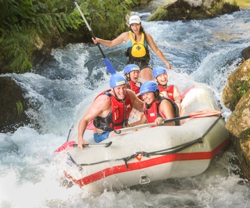 Split: Raften op de Cetina rivier met klifspringen