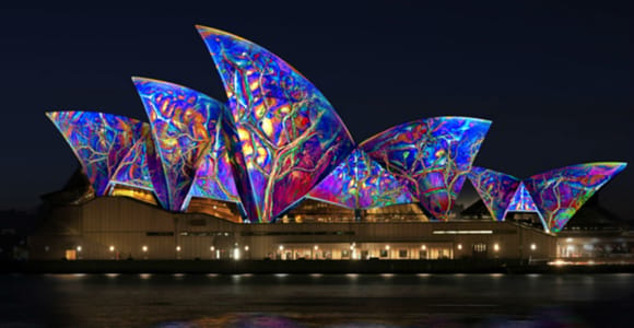 Sydney Harbour: 30 Minute Slow Jet Boat Vivid Cruise