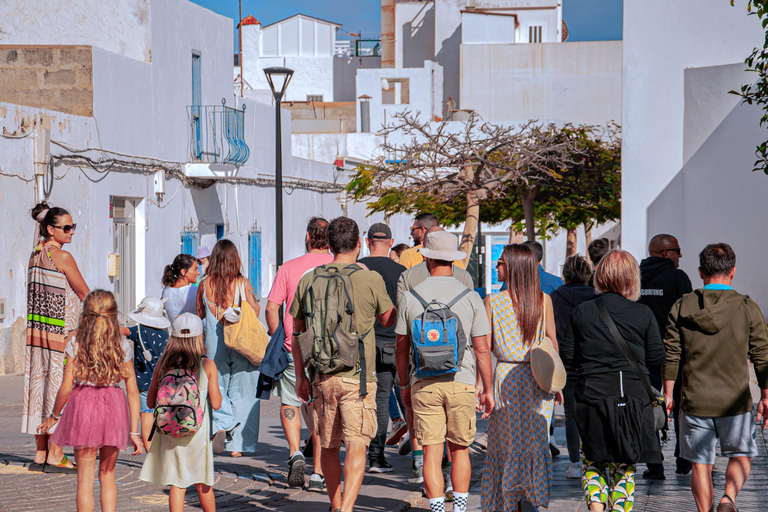 Corralejo: passeio a pé com degustação de produtos locaisCorralejo: Passeio a pé com degustação de produtos locais