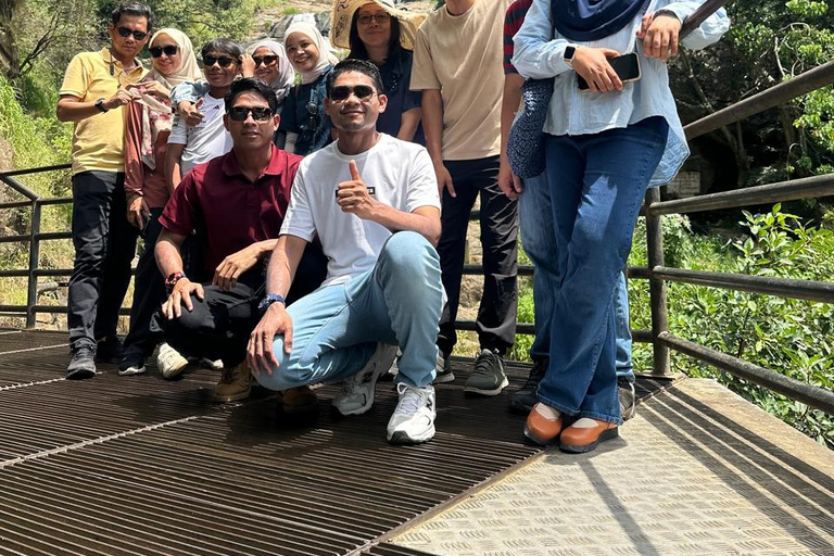 CMB/Negombo: Sigiriya, Kandy & Ella Private Tour with Driver Private Van with Driver – Up to 50 km