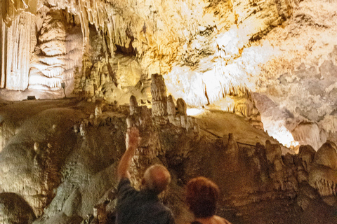 Torremolinos/Benalmadena: Tour delle grotte di Nerja con FrigilianaTorremolinos/Benalmadena: tour delle grotte di Nerja con Frigiliana