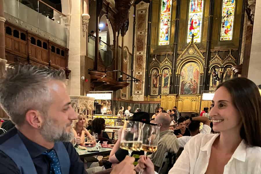 London: Italienische Weinprobe in der St. Mark's Church. Foto: GetYourGuide