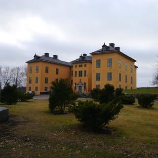 1-day Royal Palace and Castle Tour from Stockholm