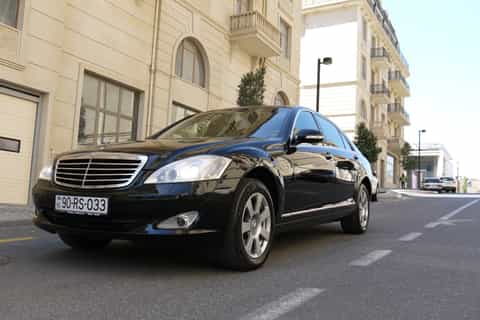 Baku: Luxury Airport Transfer in a Mercedes S Class