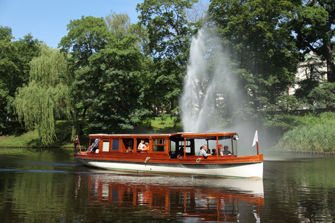 Recorrido turístico por Riga en barco por el canal