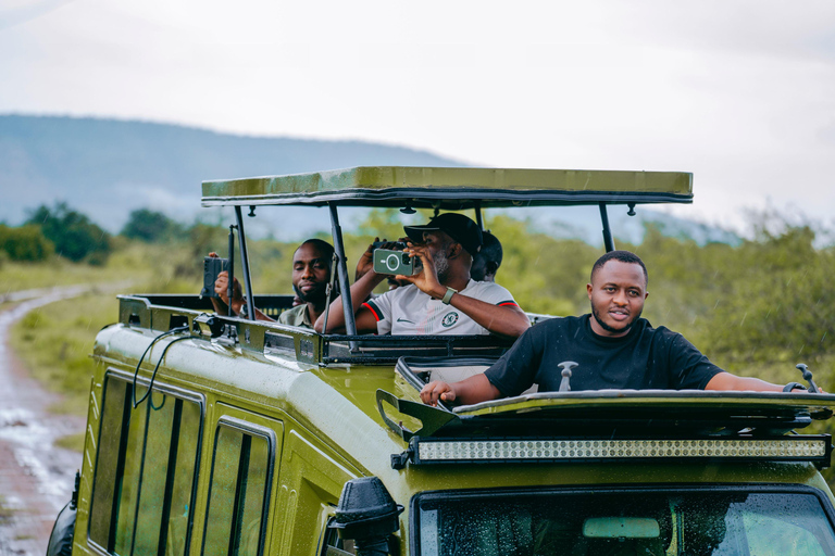 Kigali: Akagera National Park Safari with Boat Cruise