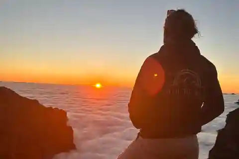 Madeira: Sonnenaufgangserlebnis und Wanderung mit Guide & Abholung