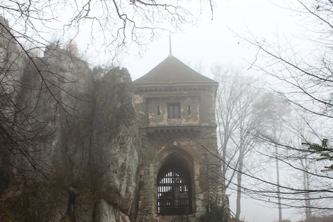 De Cracóvia: Parque Nacional Ojców e Castelo Pieskowa SkałaCracóvia: Parque Nacional Ojców de 4 horas e Castelo Pieskowa Skała