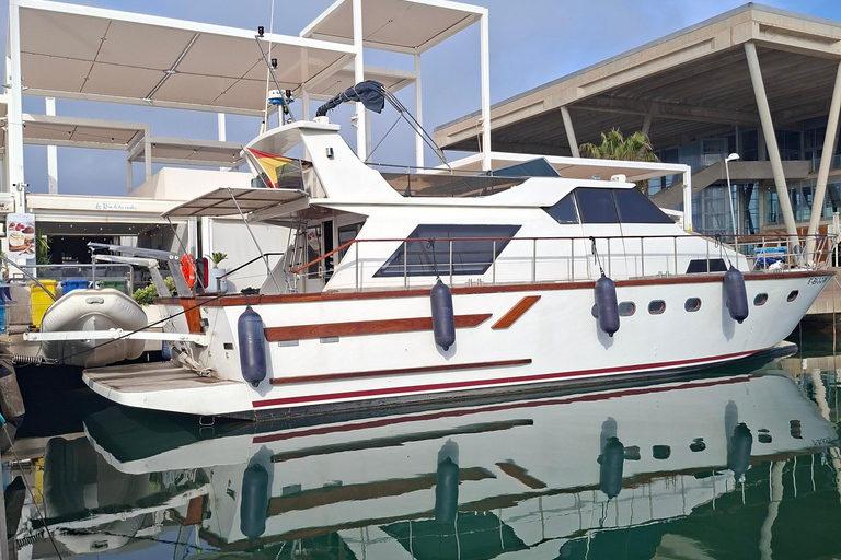 Dénia: Yacht Rental Dénia: Full Day on a Private Yacht with Crew