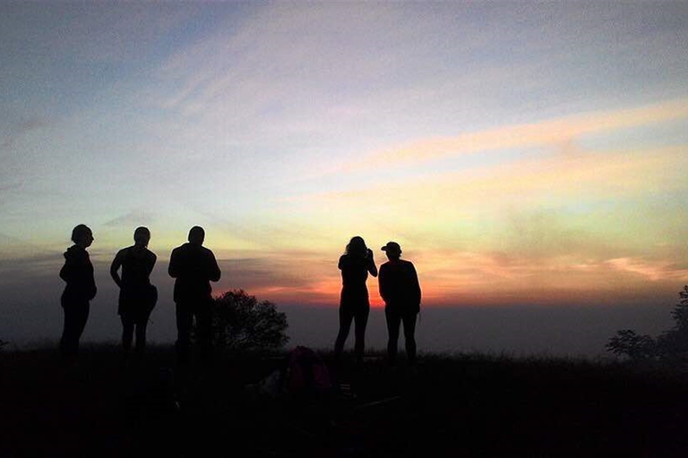 Bali: trekking al tramonto sul Monte Batur con picnicTour con trasferimenti