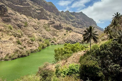 Santiago Island: Serra Malagueta to Principal Guided Hike