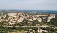 De Aix-en-Provence, Arles, Les Baux y Saint-Rémy Day Tour - Housity