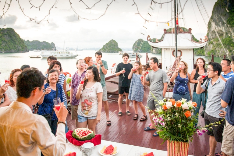 2 Tage Royal Palace Bootsfahrt: Halong-Bucht & Ti Top IslandDoppel/Doppel Deluxe Kabine ohne Transport