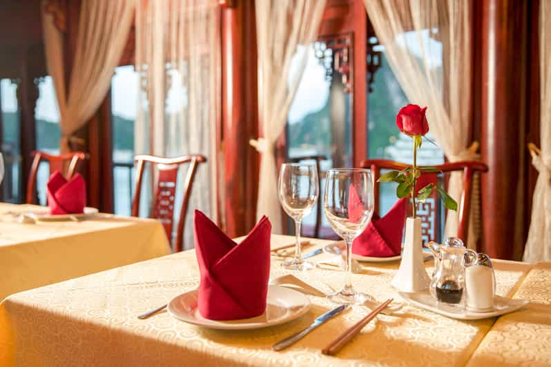 Baie d'Along et île Titop croisière de luxe de 2 jours GetYourGuide