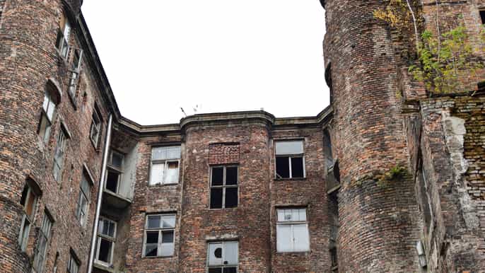 warsaw warsaw ghetto private walking tour with hotel pickup