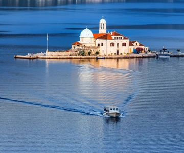 From Dubrovnik: Montenegro Day Trip with Cruise in Kotor Bay