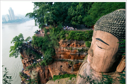 تشنغدو: جولة جماعية لمدة يومين في الباندا وليشان بوذا وإيميشانالخيار القياسي