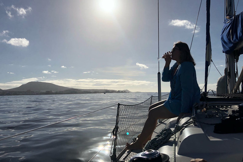 Tenerife: Private Sunset Charter with Drinks and Tapas Private Cruise on 33-foot Yacht Gran Azor