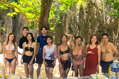 El Nido: 2-Day Island-Hopping Tour to Lincapan with Camping