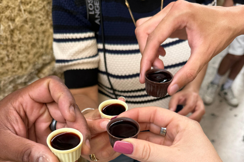 Lisbon: Vegan Food and Culture Walking Tour with Tastings