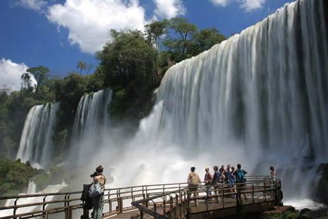 Z Buenos Aires: 3-dniowa wycieczka do wodospadów Iguazu z przelotem