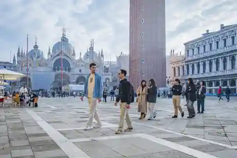 Venecia: Visita a la Basílica y al Palacio Ducal con paseo en góndola