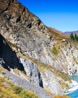 Minas Tirith, and its different levels tunnel through the cliff