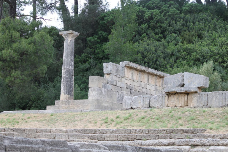 Site et musée de l'ancienne Olympie, visite privée d'Athènes et déjeuner