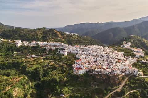 Half-Day White Villages E-Mountain Bike Tour