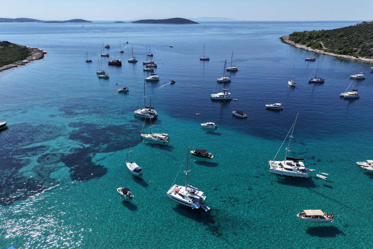 Excursion sur trois îles avec boissons à Krknjaši Blue LagoonLagon bleu divisé