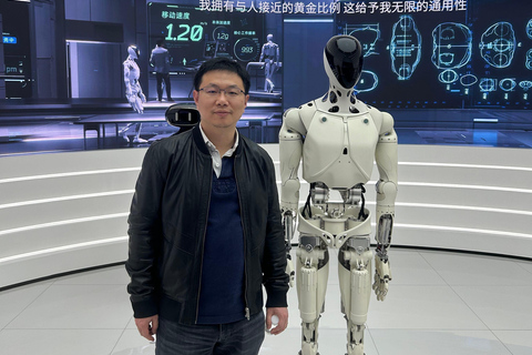 Guangzhou: XPENG Motors and EV Industry Tour Pick-up, XPENG Factory & Global Headquarters Visit