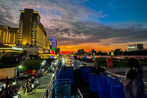 Phnom Penh: Night Bus Tour with Drinks, Snacks, and Music