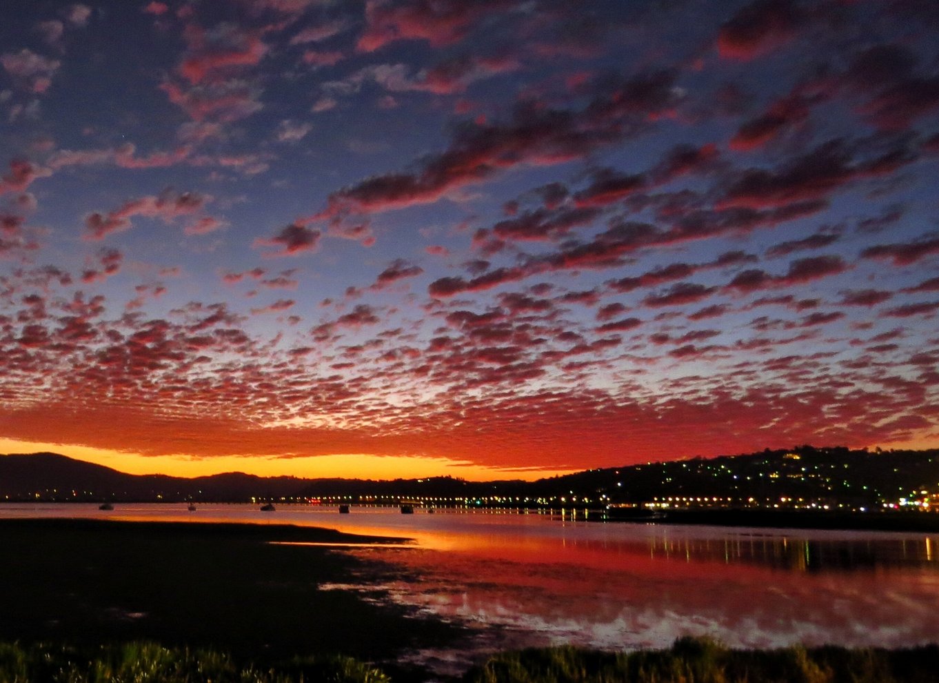 Knysna Sunset Sailing Cruise med let middag og vin