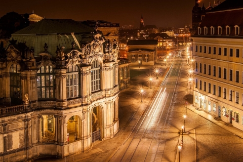 Dresden: Wandeltour met een nachtwaker en maaltijd