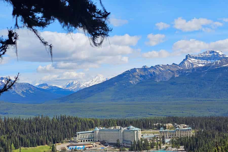 Von Banff: Halbtagestour zum Moraine Lake und Lake Louise. Foto: GetYourGuide