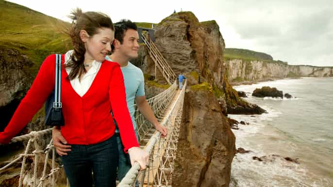 giants causeway and carrickarede rope bridge from belfast